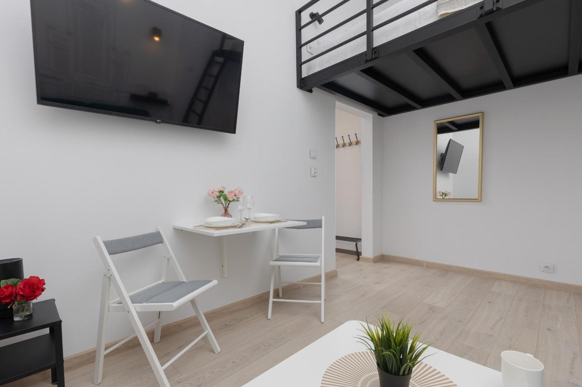 Aleja Wyzwolenia Studio with Mezzanine Warsaw Downtown by Noclegi Renters Экстерьер фото
